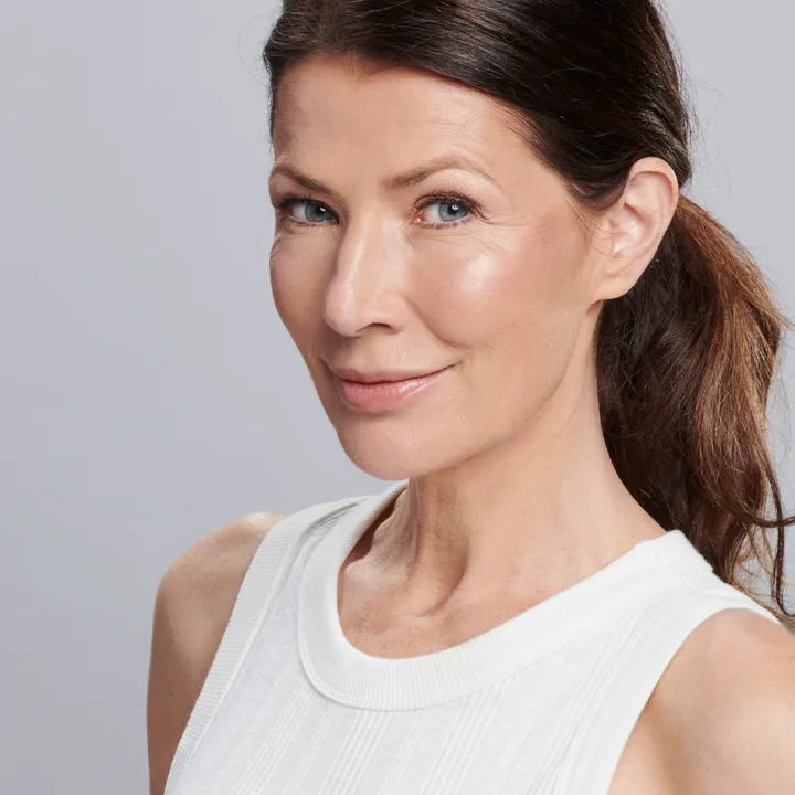 Colorescience Солнцезащитная пудра с кистью SPF 50 Glow Сияние 6 гр - фото 4