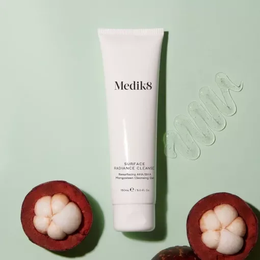 Medik8 Очищающий гель с АНА-кислотами и экстрактом мангостана Surface Radiance Cleanse 150 мл - фото 2