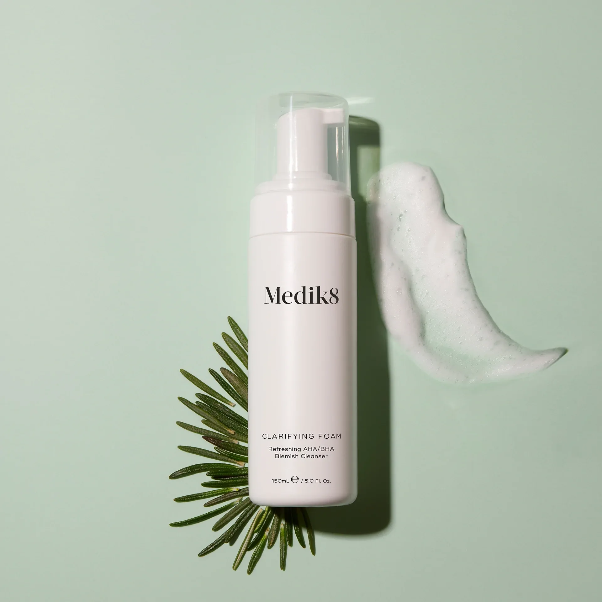 Medik8 Очищающая пенка для жирной проблемной кожи Clarifying Foam 150 мл - фото 3