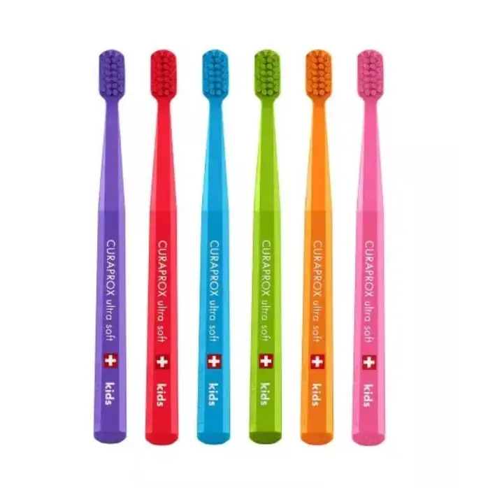 Curaprox Зубна щітка дитяча з 4 до 12 років (Ультра м'яка) Ultra Soft Kids 1 шт